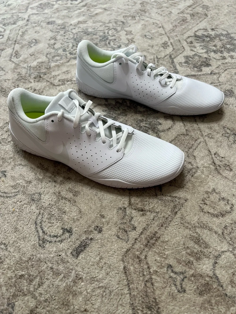 Nike Women's Sideline IV cheerleading shoes in white